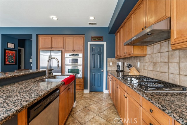 Detail Gallery Image 11 of 43 For 10889 Cameron Ct, Corona,  CA 92883 - 6 Beds | 4/1 Baths