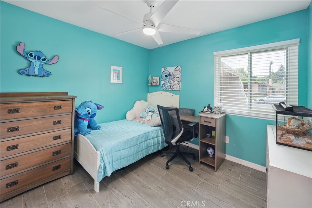 https://media.crmls.org/medias/4a823451-9153-4c50-b173-c5c5ae460d6d.jpg?preset=X-Large