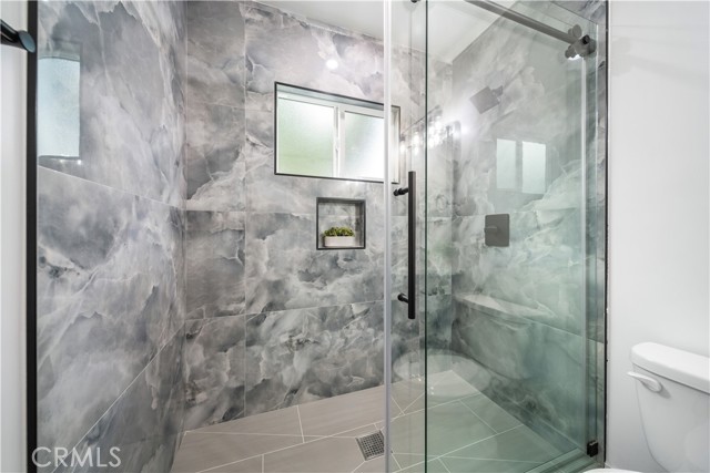 Detail Gallery Image 22 of 57 For 19918 Kittridge, Winnetka,  CA 91306 - 8 Beds | 6 Baths