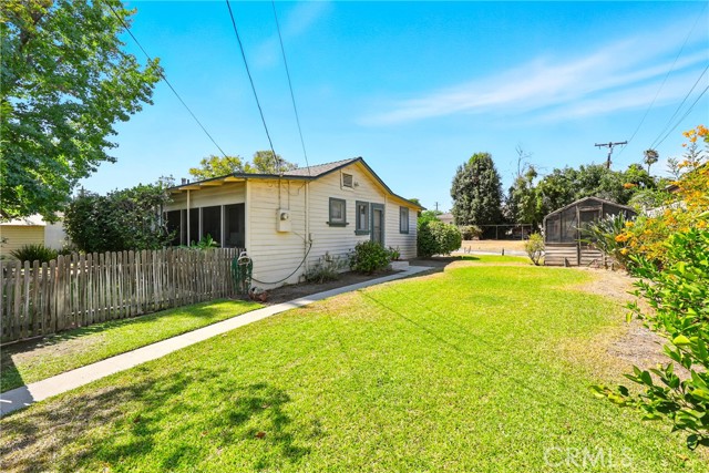 8847 Naomi Avenue, San Gabriel CA: https://media.crmls.org/medias/4a8345c0-507a-487e-997c-88954d749d80.jpg