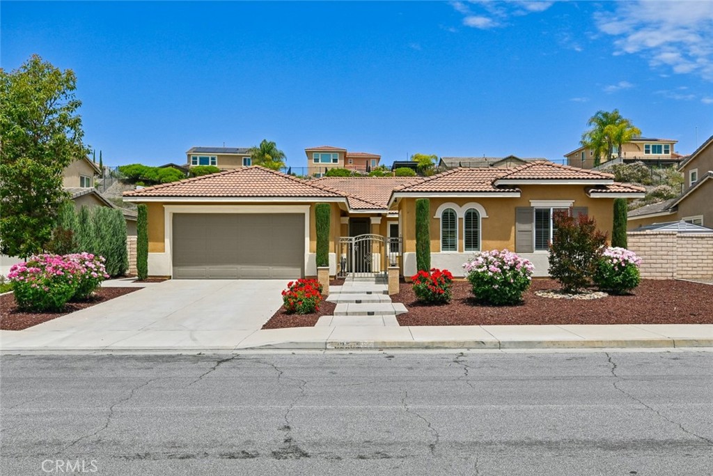 32502 Cherokee Rose Street