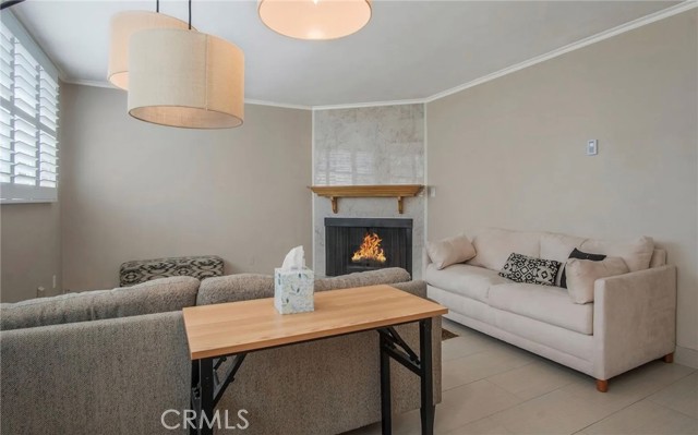 Detail Gallery Image 4 of 20 For 3121 Colorado Ave, Santa Monica,  CA 90404 - 3 Beds | 2/1 Baths