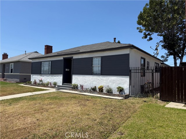 Detail Gallery Image 1 of 2 For 11917 S Hoover St, Los Angeles,  CA 90044 - 4 Beds | 2 Baths