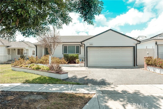 Detail Gallery Image 1 of 8 For 5253 Deeboyar, Lakewood,  CA 90712 - 2 Beds | 1 Baths