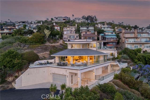 900 Gainsborough Drive, Laguna Beach CA: https://media.crmls.org/medias/4a882645-b766-421e-9264-67894b58e40e.jpg