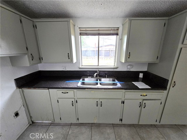 Detail Gallery Image 9 of 25 For 1257 N Bailey, Fresno,  CA 93727 - 3 Beds | 2 Baths