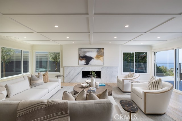 303 E Avenida Cordoba, San Clemente CA: https://media.crmls.org/medias/4a890d70-be51-43a9-979e-1a2062b1690f.jpg