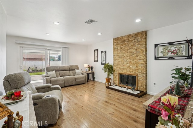 Detail Gallery Image 5 of 44 For 23616 Atmore Ave, Carson,  CA 90745 - 4 Beds | 2 Baths