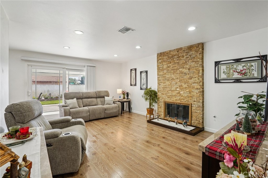 MLS #SB25274589 image #4