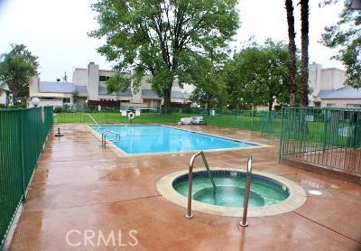 Detail Gallery Image 12 of 17 For 21015 Gresham, Canoga Park,  CA 91304 - 3 Beds | 2/1 Baths