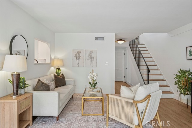 1741 5B Tustin Avenue, Costa Mesa CA: https://media.crmls.org/medias/4a89465c-efbb-4d7d-a794-85a653ceba80.jpg