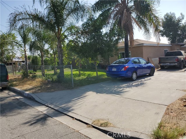 15461 Iris Dr, Fontana, CA 92335