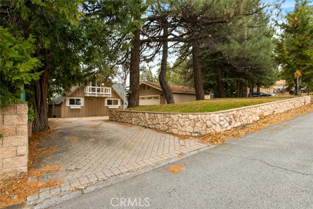 Detail Gallery Image 2 of 40 For 1946 Nob Hill, Running Springs,  CA 92382 - 3 Beds | 2 Baths