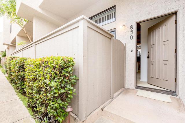 850 1st Street, Hermosa Beach, California 90254, 2 Bedrooms Bedrooms, ,2 BathroomsBathrooms,Residential,Sold,1st,SB16124869