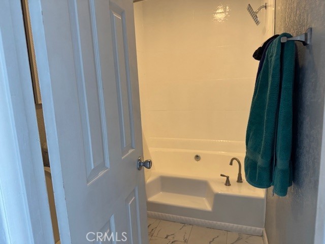https://media.crmls.org/medias/4a8accbf-33dc-42f4-8819-08e466fc1fd1.jpg?preset=X-Large
