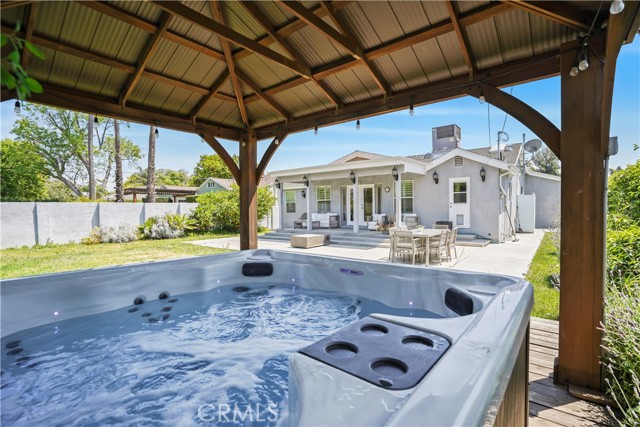 6475 Randi Avenue, Woodland Hills CA: https://media.crmls.org/medias/4a8b3e81-c8b7-4019-8a77-9cd7721c3f46.jpg