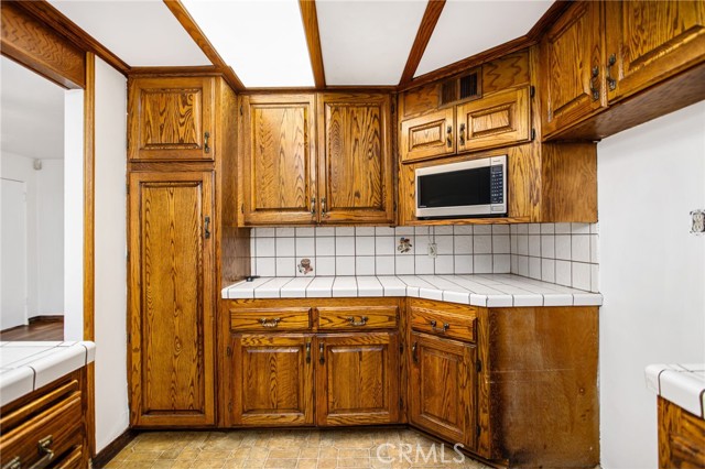 645 S Archer Street, Anaheim CA: https://media.crmls.org/medias/4a8bb383-8723-4a57-b07b-804768cc42c2.jpg