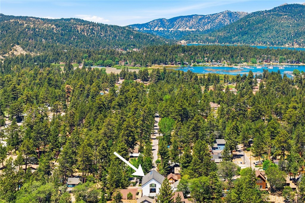 https://media.crmls.org/medias/4a8d826d-5006-46e5-b26f-ae48495eaaba.jpg?preset=X-Large