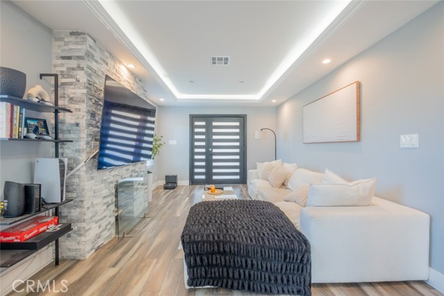 6436 Day Street, Tujunga CA: https://media.crmls.org/medias/4a8dabda-cac3-4ace-b511-563091d12c81.jpg