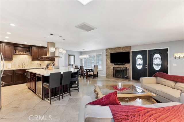 Detail Gallery Image 9 of 45 For 8009 Lena Ave, West Hills,  CA 91304 - 3 Beds | 3 Baths