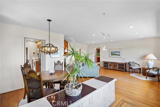 318 Avenida Santa Margarita, San Clemente CA: https://media.crmls.org/medias/4a8e768b-c5c8-4118-9eee-35e63875594f.jpg
