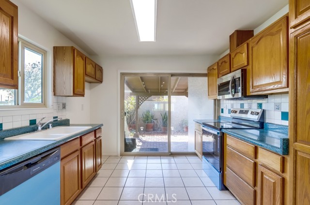 8661 Windsor Circle, La Palma CA: https://media.crmls.org/medias/4a8e9fd4-9252-4f64-a67c-bdb83fc80736.jpg