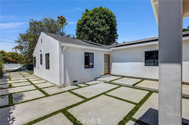 5222 Cedros Avenue, Sherman Oaks CA: https://media.crmls.org/medias/4a8ef814-ab23-47ed-a95d-f1d1d18561e3.jpg