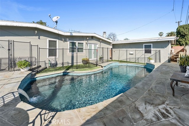 Detail Gallery Image 10 of 12 For 412 S Fann, Anaheim,  CA 92804 - 4 Beds | 2 Baths