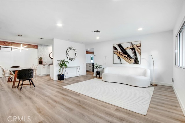 1980 E Rochelle Road, Palm Springs CA: https://media.crmls.org/medias/4a92108d-6f4c-4fee-b041-9d97091772ab.jpg