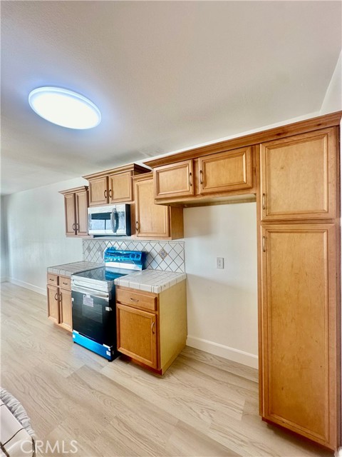 Detail Gallery Image 7 of 19 For 1750 Camino Palmero St #232,  Los Angeles,  CA 90046 - 1 Beds | 1 Baths