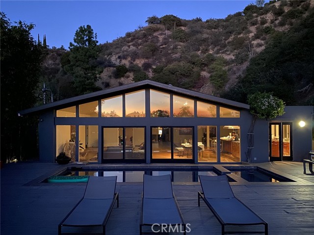 2420 Bowmont Drive, Beverly Hills CA: https://media.crmls.org/medias/4a928ca6-e02d-454c-96d9-874a04e2a0df.jpg