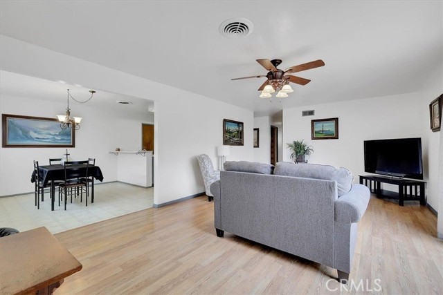 909 E 21st Street, Marysville CA: https://media.crmls.org/medias/4a9302ac-2a08-477f-95ca-93745c5523d5.jpg