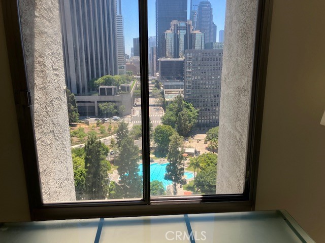 800 W 1st Street, Los Angeles CA: https://media.crmls.org/medias/4a93784c-d6ea-4fad-978f-cb140077af9f.jpg