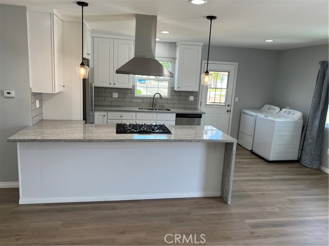 376 N Lime Street, Orange CA: https://media.crmls.org/medias/4a93eb70-f28d-420d-9059-ef4bb7ee0f8e.jpg