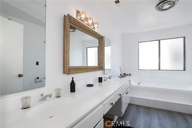 Detail Gallery Image 11 of 25 For 5327 Coldwater Canyon Ave #D,  Sherman Oaks,  CA 91401 - 2 Beds | 2/1 Baths