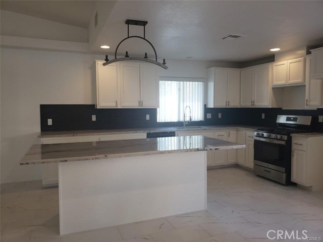 Detail Gallery Image 3 of 9 For 67360 Medano Rd, Cathedral City,  CA 92234 - 4 Beds | 3 Baths