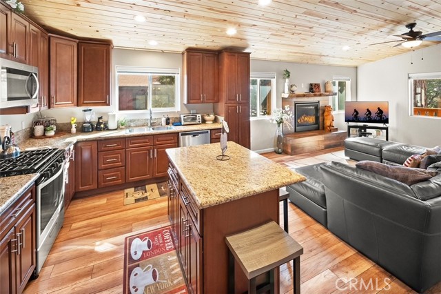 1264 Sheephorn Road, Big Bear City CA: https://media.crmls.org/medias/4a957bde-fcb3-43b0-b687-88634347aa3e.jpg