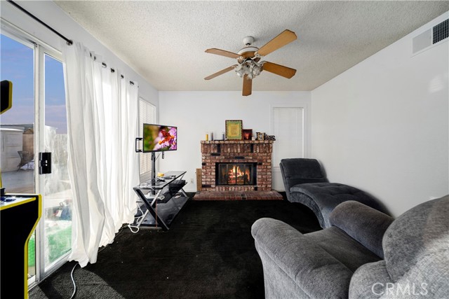 Detail Gallery Image 9 of 26 For 12247 Ponce De Leon Dr, Moreno Valley,  CA 92557 - 4 Beds | 2/1 Baths