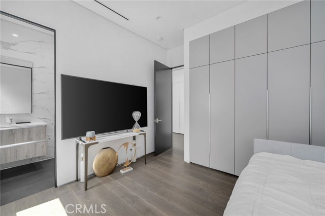 Detail Gallery Image 38 of 59 For 15231 Greenleaf St, Sherman Oaks,  CA 91403 - 6 Beds | 7/1 Baths