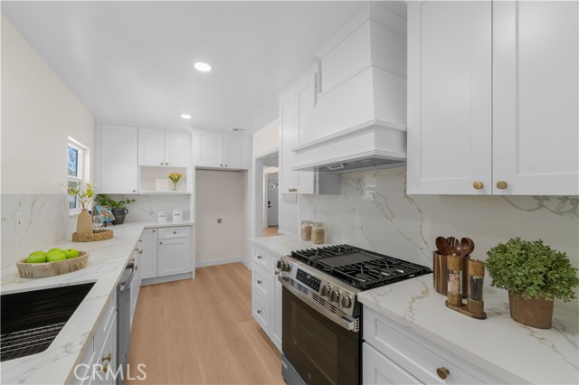 2759 South Barrington Avenue photo 11