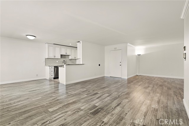 5403 Newcastle Avenue photo 14