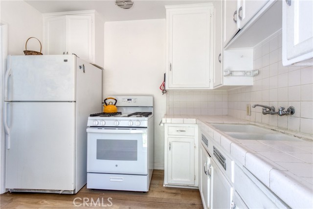 Detail Gallery Image 10 of 28 For 2107 Cyril Ave, Los Angeles,  CA 90032 - 3 Beds | 1 Baths