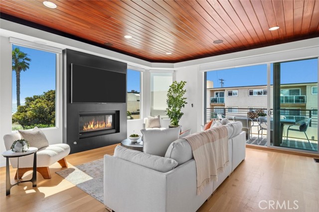 36 15th Street, Hermosa Beach CA: https://media.crmls.org/medias/4a98cbd0-5996-4e4a-bffd-b6349dddbe08.jpg