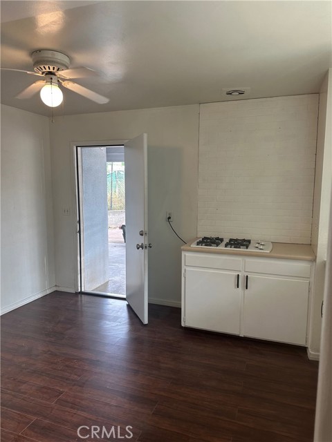 Detail Gallery Image 3 of 11 For 501 University #3,  Redlands,  CA 92374 - 2 Beds | 1 Baths