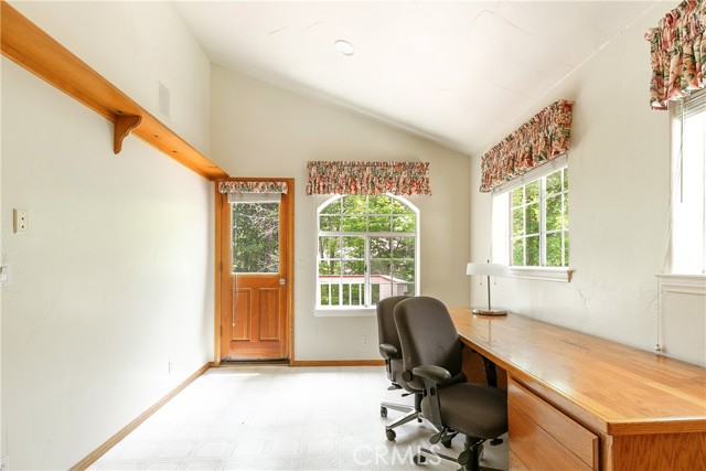 Detail Gallery Image 23 of 40 For 27442 Meadow Bay Dr, Lake Arrowhead,  CA 92352 - 4 Beds | 3/1 Baths