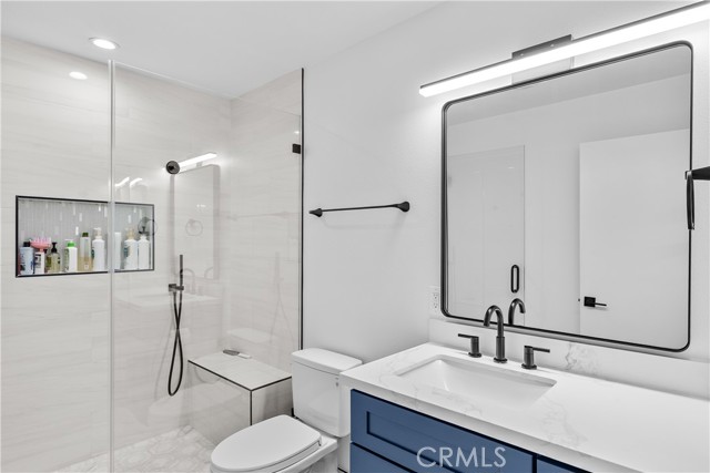 5325 Lindley Avenue, Tarzana CA: https://media.crmls.org/medias/4a9a5614-589a-45f6-a082-5549f6f3fdb5.jpg