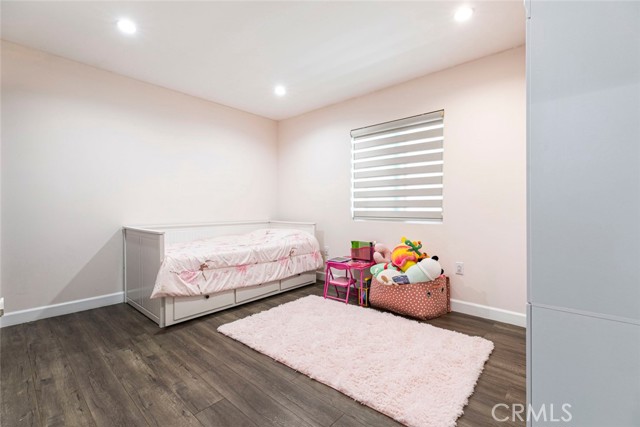 17800 Raymer Street, Sherwood Forest CA: https://media.crmls.org/medias/4a9a89a0-407a-480f-811a-37222a232c36.jpg