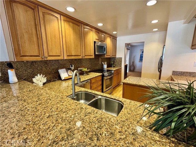 9103 Marina Pacifica N Drive, Long Beach CA: https://media.crmls.org/medias/4a9b41fc-00f8-48ee-8152-340a3d0ee65c.jpg