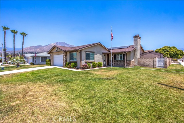 7571 Willow Way, Highland CA: https://media.crmls.org/medias/4a9c2fd5-fcea-4220-b8df-c77fd6168a7c.jpg