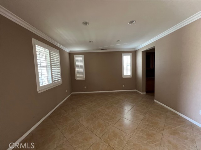 8003 Bluff View Lane, Eastvale CA: https://media.crmls.org/medias/4a9dfe05-6a97-48fd-a9d8-f0e55d8ddd73.jpg
